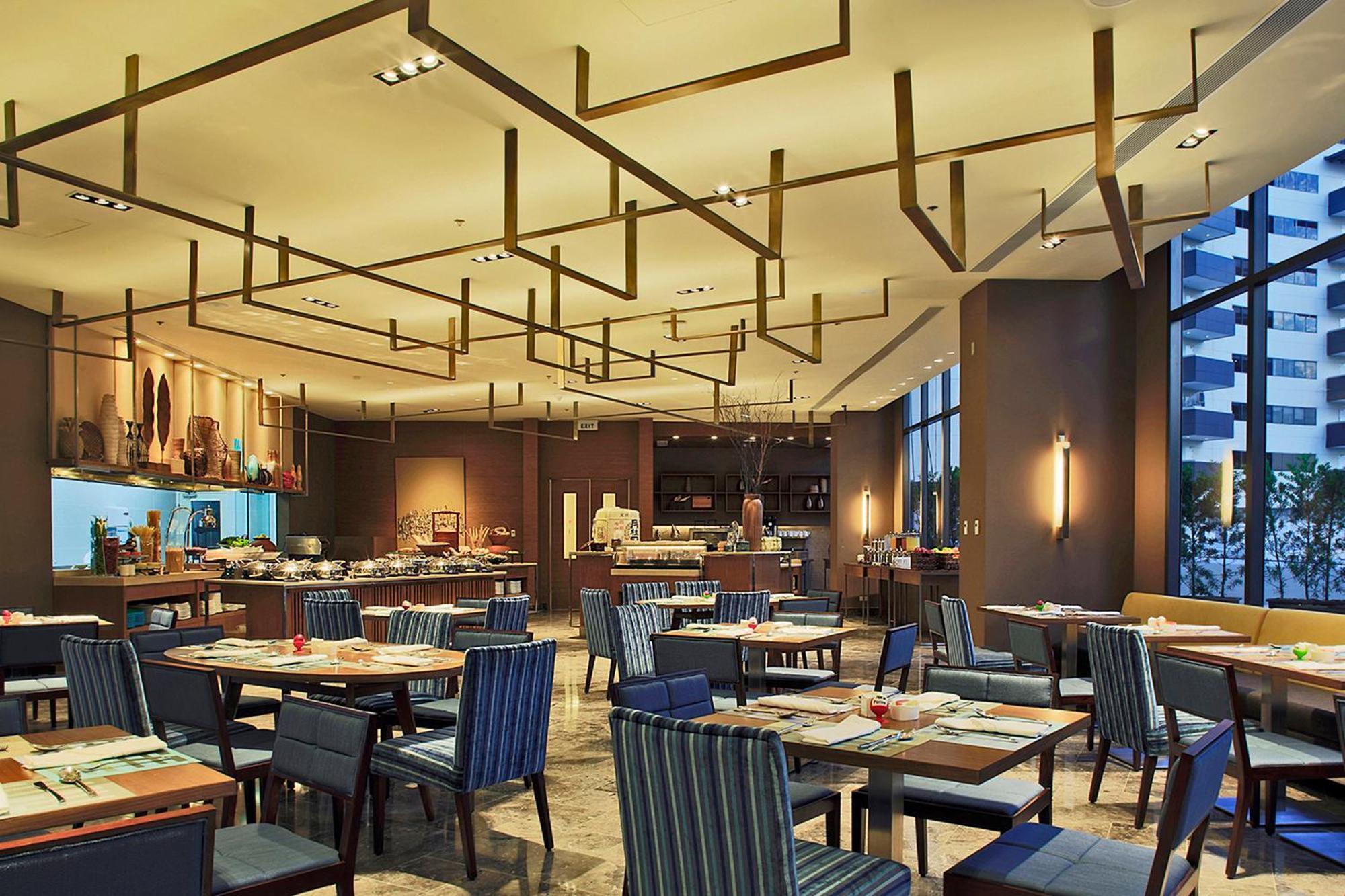 Holiday Inn & Suites Makati By Ihg San Pedro Makati Exterior foto The restaurant